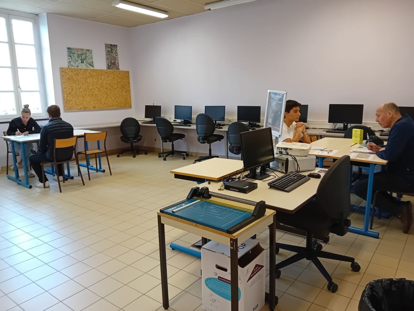 Stage Dating 2025 : de belles rencontres entre élèves et entreprises au lycée Fourier Saint-Germain