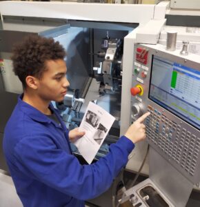 Bac Pro TRPM (Technicien en réalisation de produits mécaniques option réalisation et suivi de production)