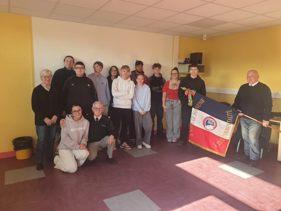 Rencontre entre la classe Défense et Sécurité globale du lycée et l’association Le Souvenir Français